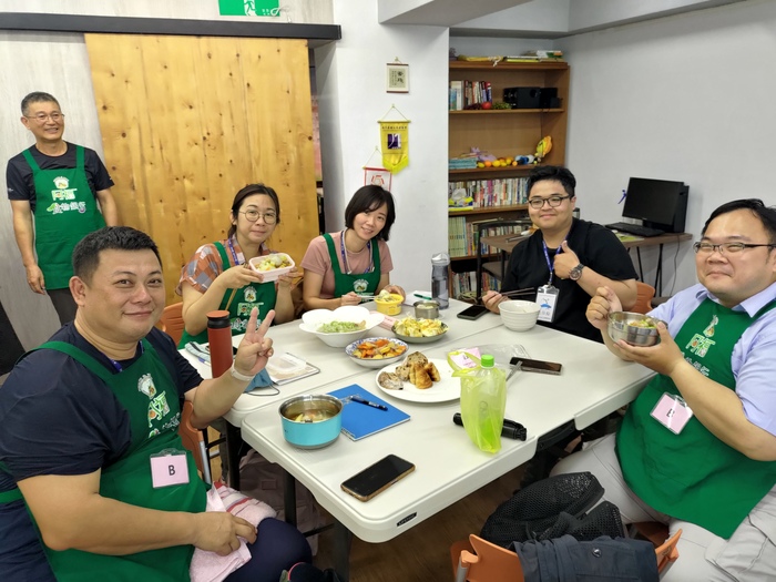 阿福食物銀行-同學享用自己烹煮料理圖片