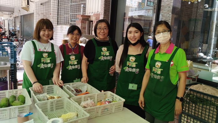 阿福食物銀行-同學體驗挑選食材圖片