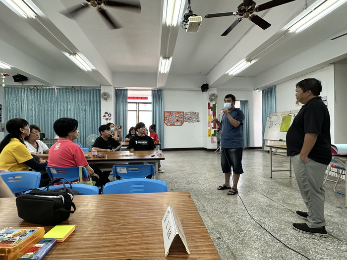 活動中居民與學生用一句話分享社區印象,讓彼此了解對義仁社區不同的認識,也以此奠基遊程設計之基礎圖片