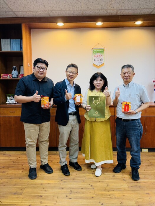 三位老師拜會澎湖縣政府衛生局陳淑娟局長圖片